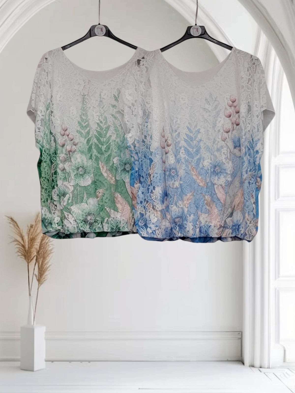 Rach Floral Lace Front Bubble Hem Top | One Size Fits UK 16-18 - Couture Boutique