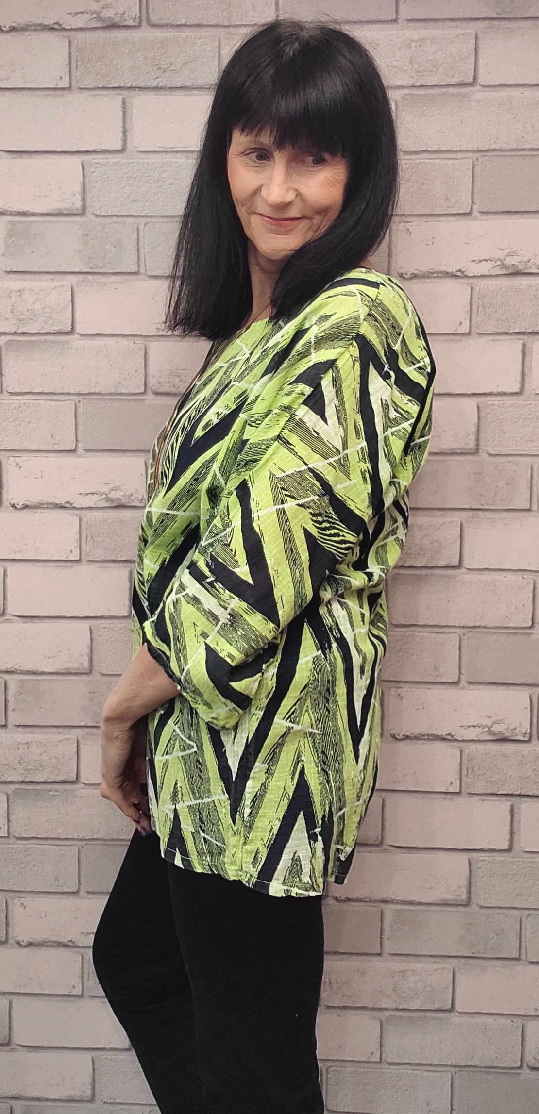 Tegan Zig Zag  Top  With Necklace - Couture Boutique
