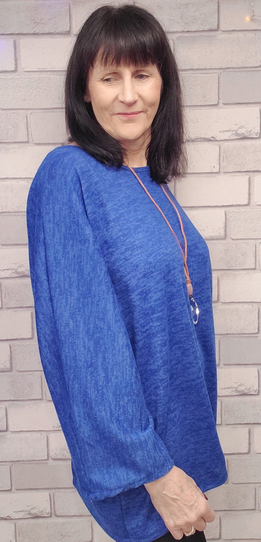 Ivanna Plain Top With Necklace - Couture Boutique