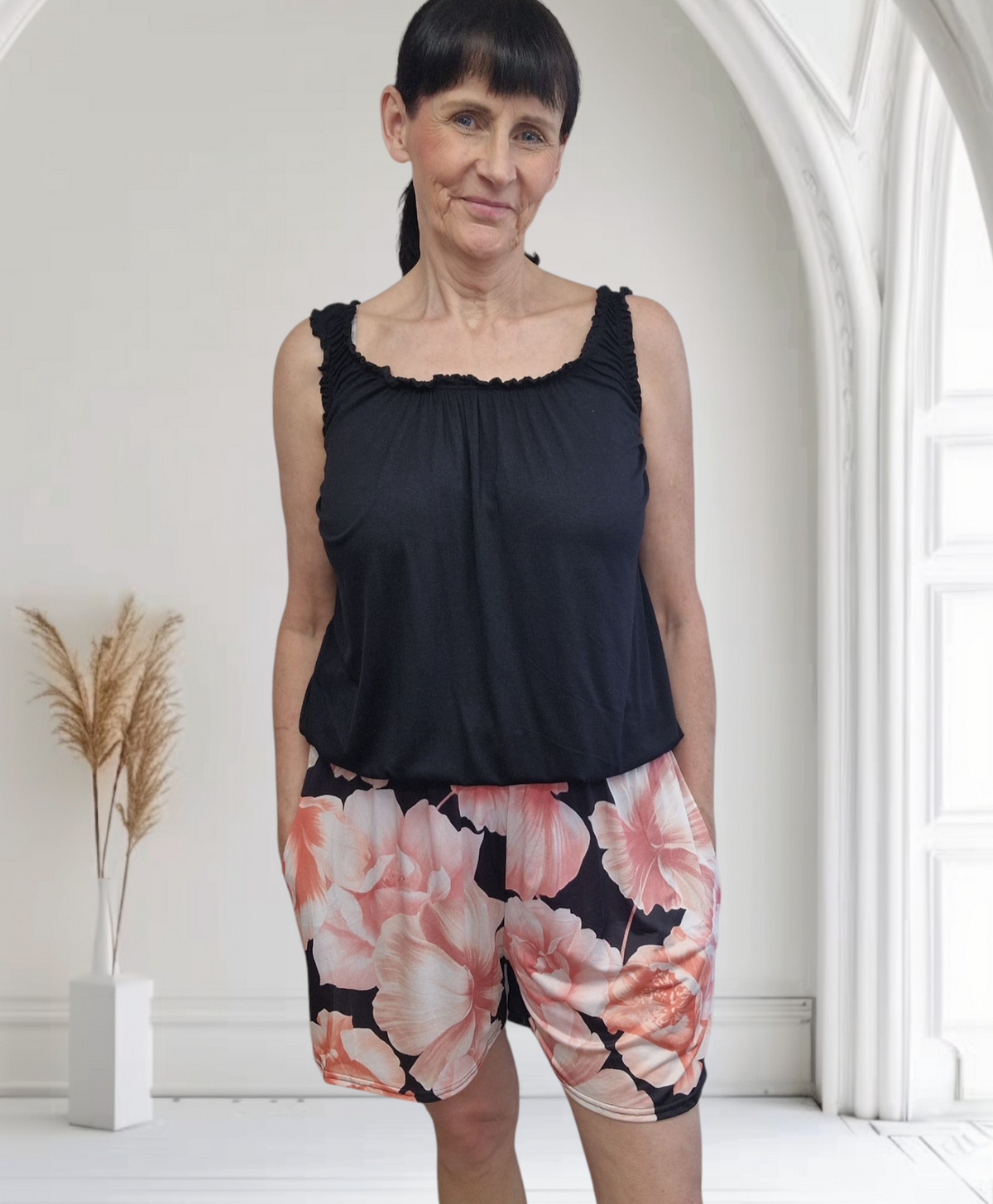 Floral Print Stretchy Shorts With Pockets - Couture Boutique