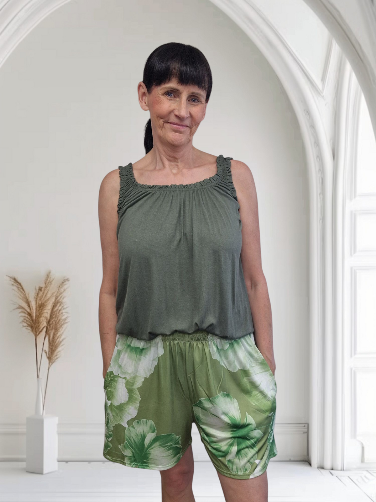 Floral Print Stretchy Shorts With Pockets - Couture Boutique