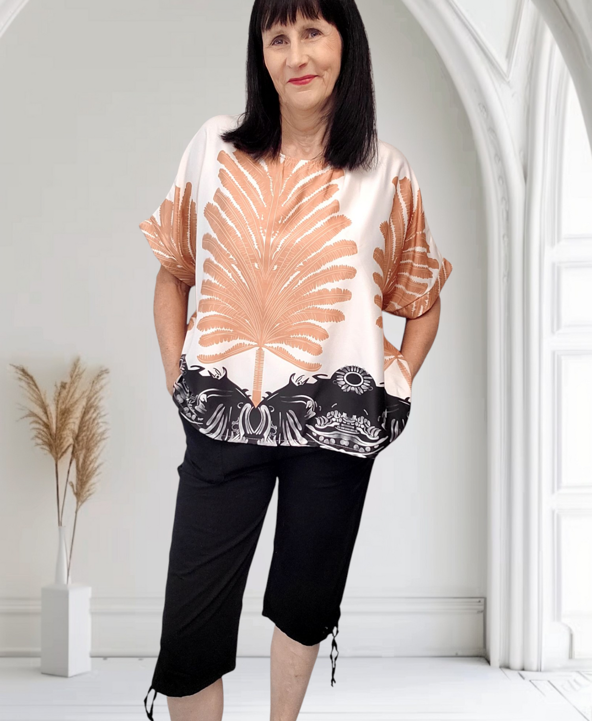 Crop Trousers  Elasticated  Waist  And Pockets - Couture Boutique