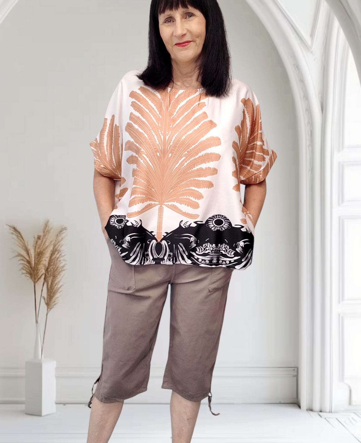 Crop Trousers  Elasticated  Waist  And Pockets - Couture Boutique