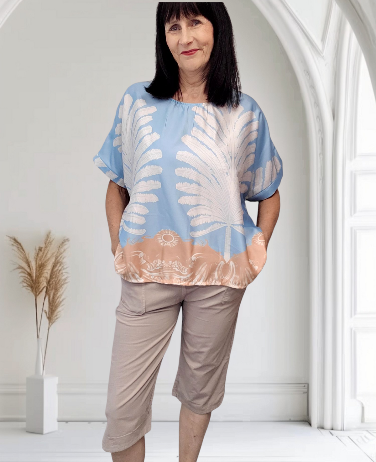 Crop Trousers  Elasticated  Waist  And Pockets - Couture Boutique