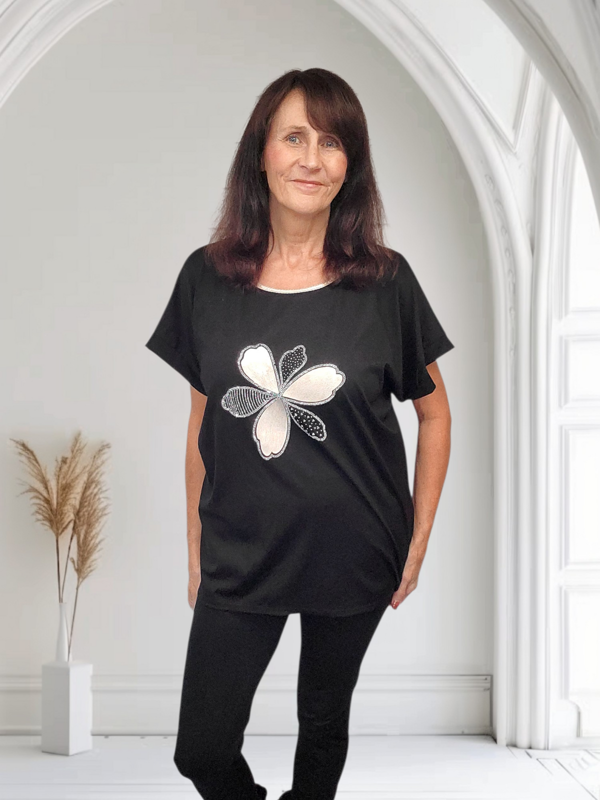 Capri  Women’s Flower Top, Onesize  10-16 - Couture Boutique