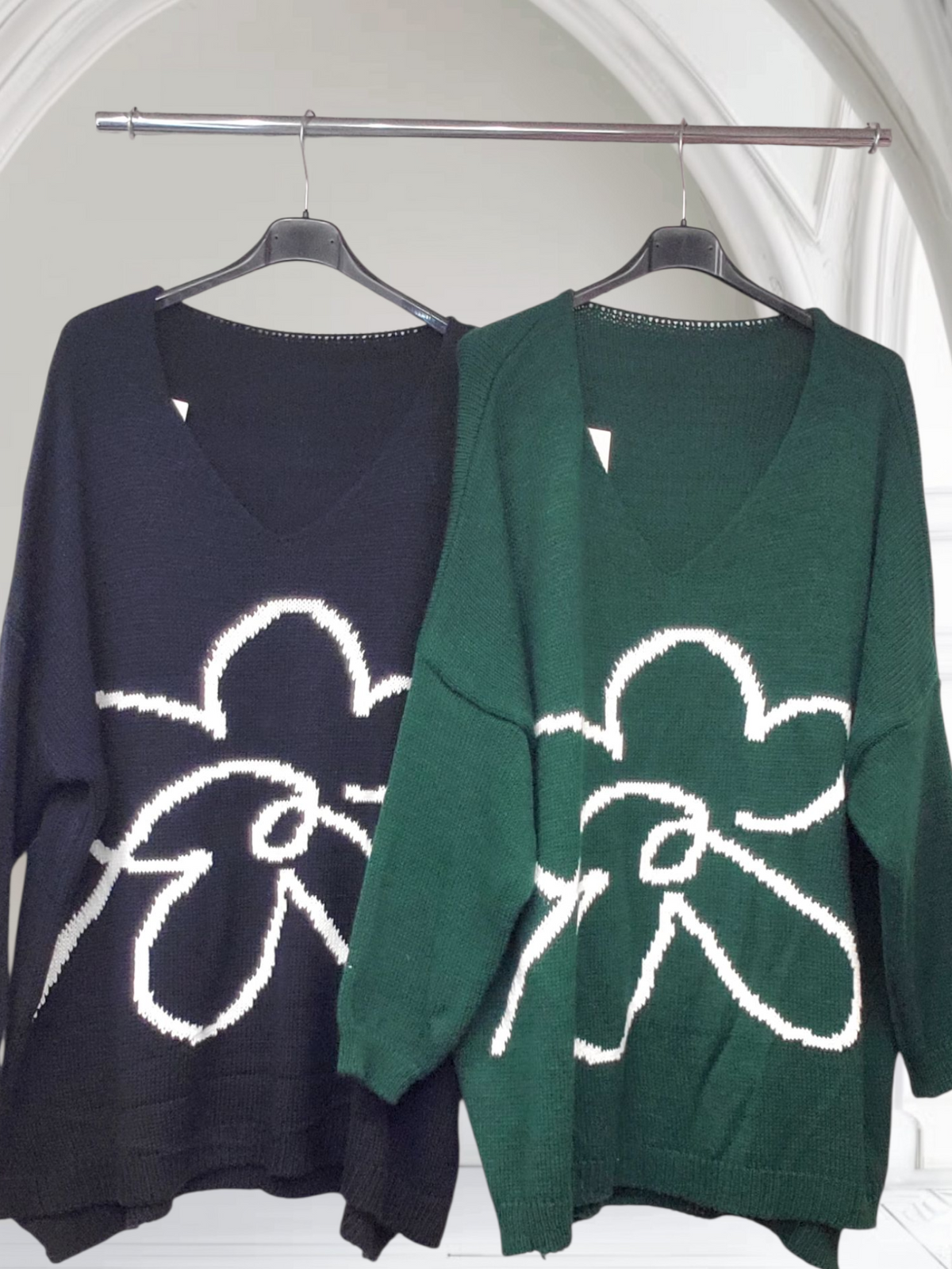 Cassidy Oversized V-Neck Knitted Jumper with Flower Knit, Onesize  16-24 - Couture Boutique