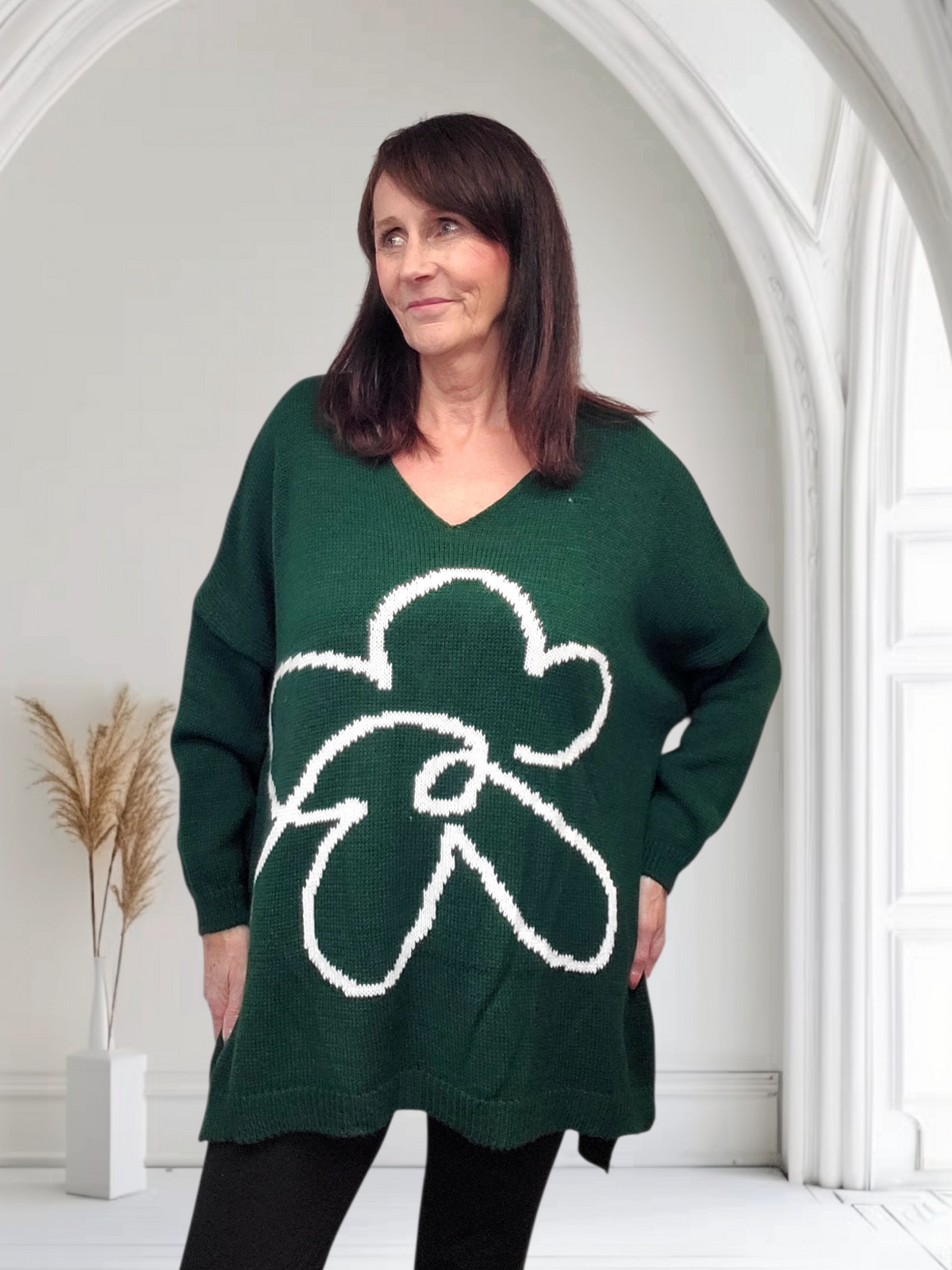 Cassidy Oversized V-Neck Knitted Jumper with Flower Knit, Onesize  16-24 - Couture Boutique