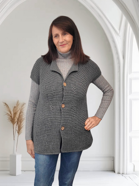 Amy Women’s Ribbed Knit Waistcoat Size 12/16 - Couture Boutique