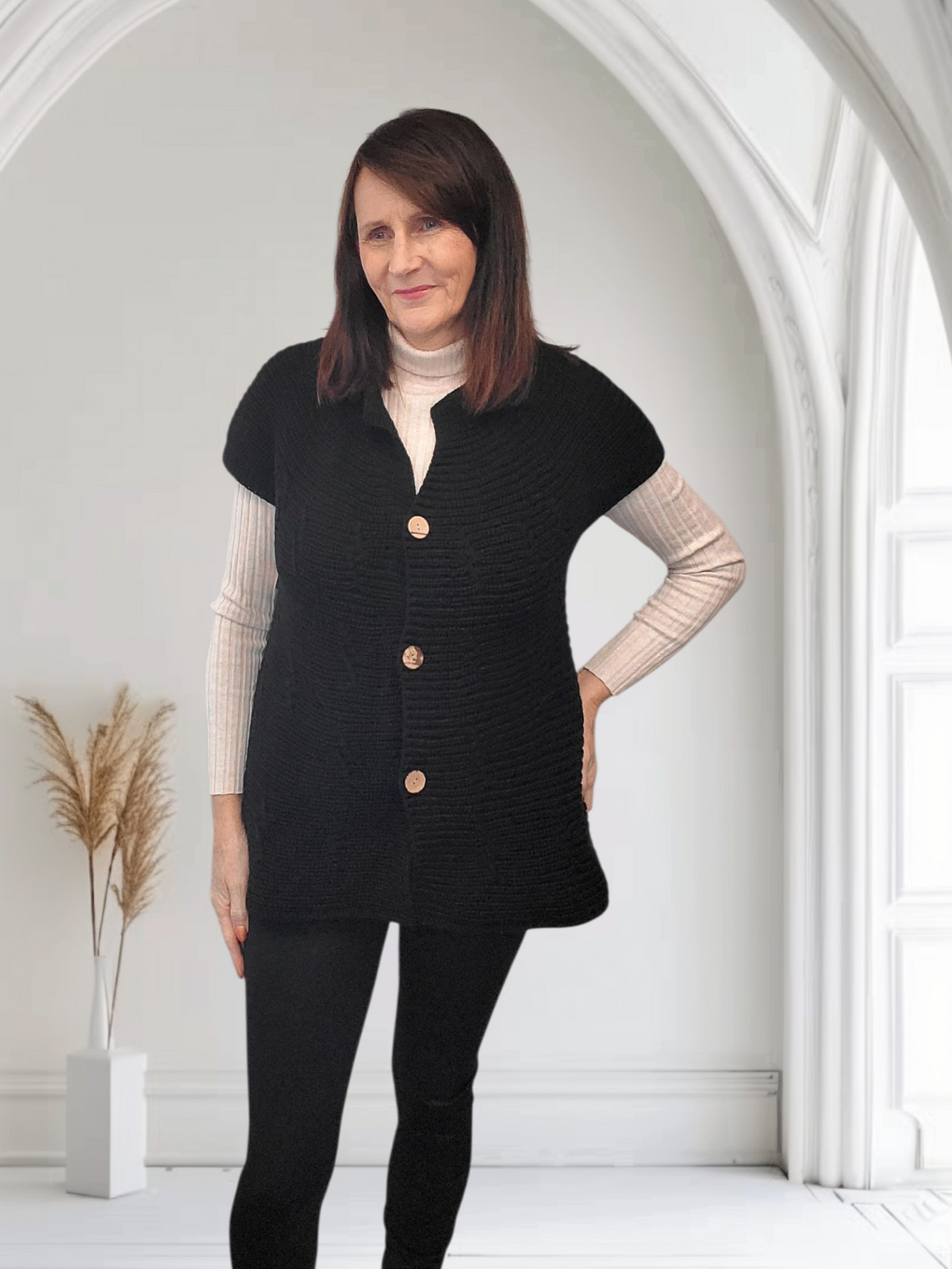 Amy Women’s Ribbed Knit Waistcoat Size 12/16 - Couture Boutique
