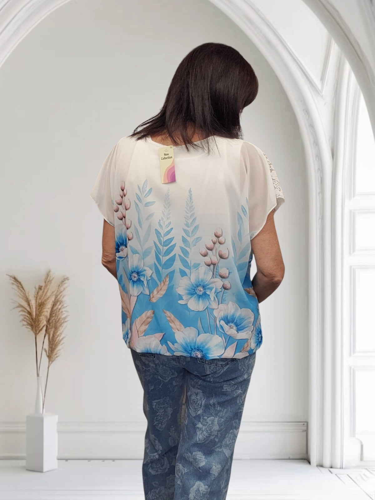 Rach Floral Lace Front Bubble Hem Top | One Size Fits UK 16-18 - Couture Boutique